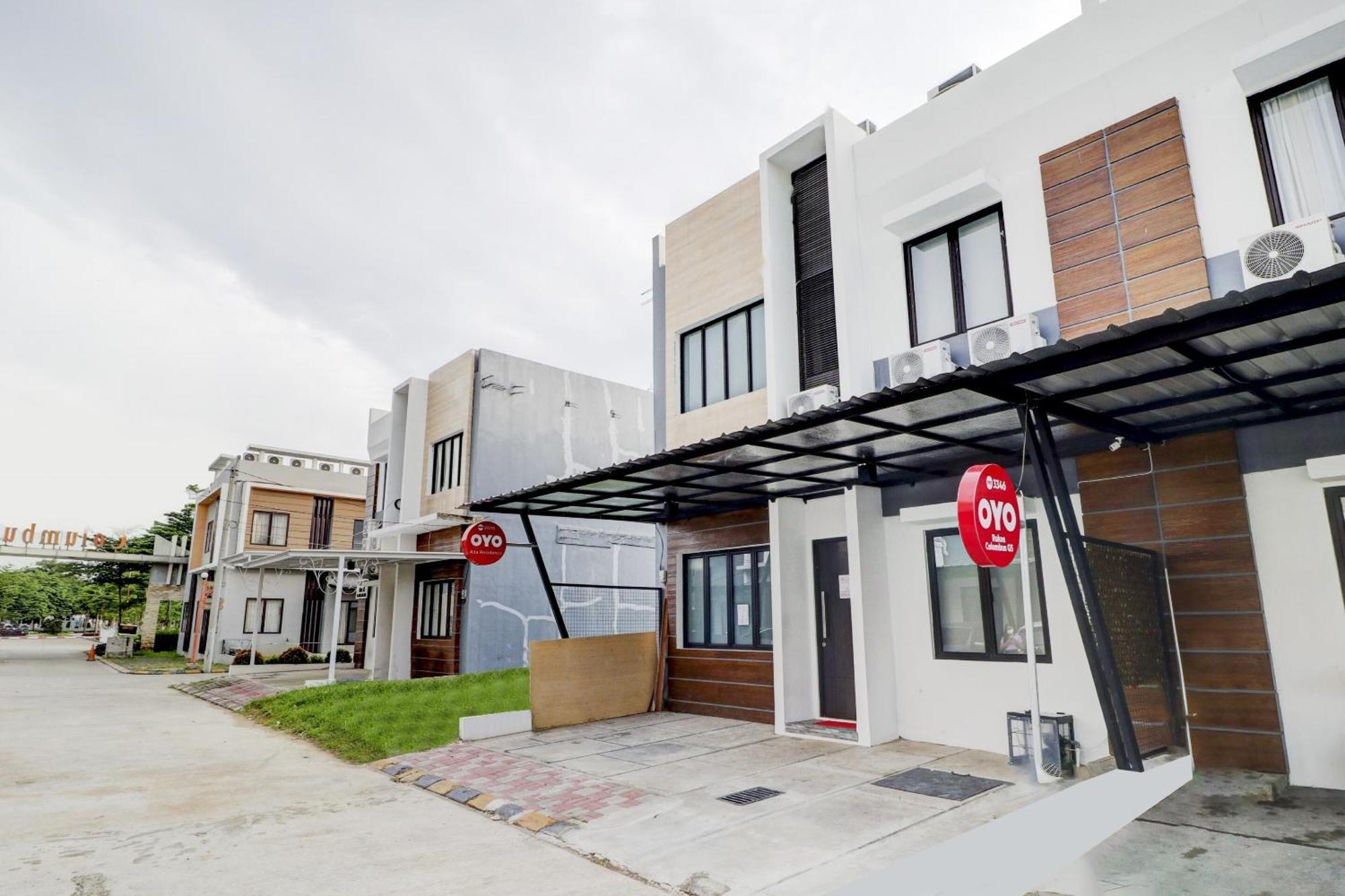 Oyo 90215 Ada Residence Telukjambe 外观 照片